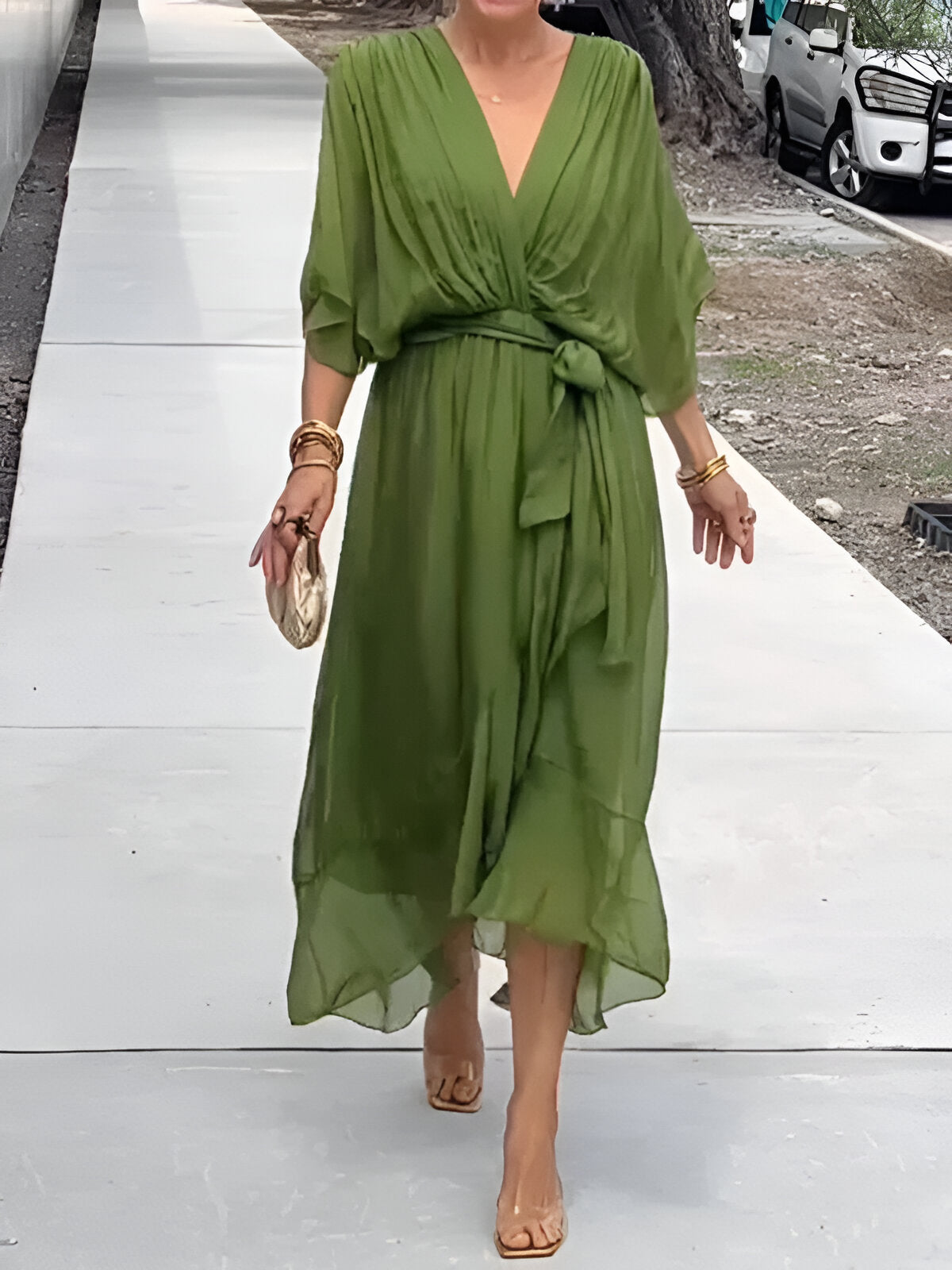 Monica™ | Robe en chiffon à col en V