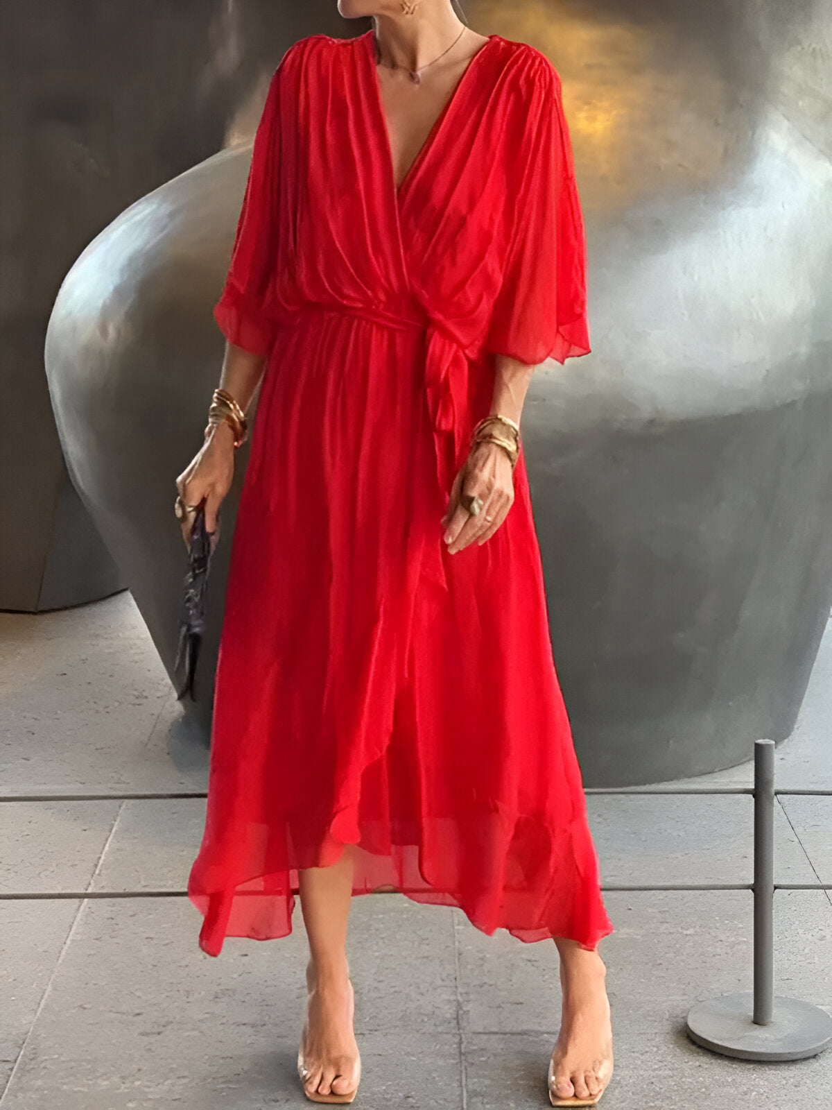 Monica™ | Robe en chiffon à col en V