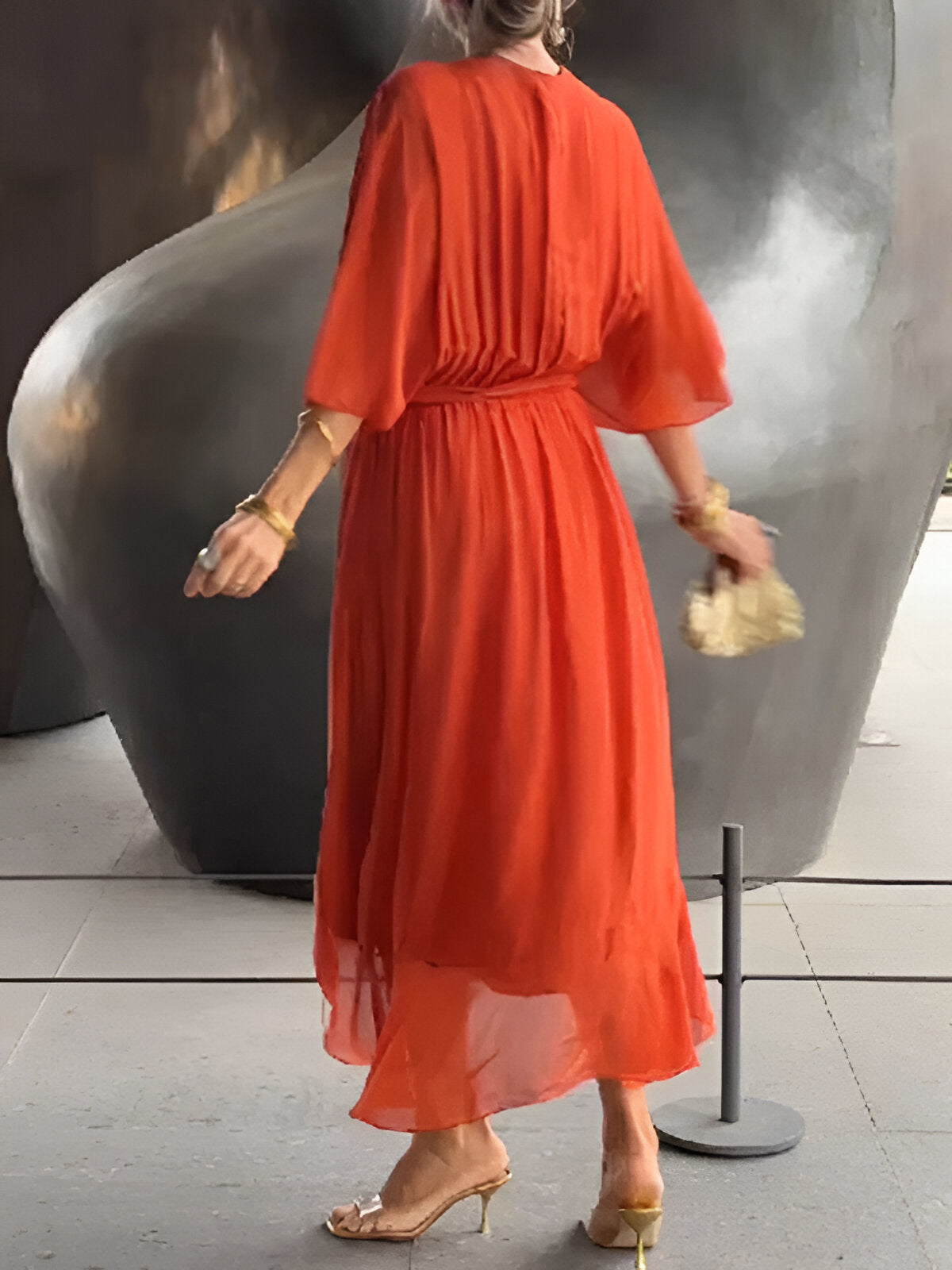 Monica™ | Robe en chiffon à col en V